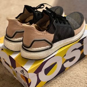 ultraboost 19 linen core black